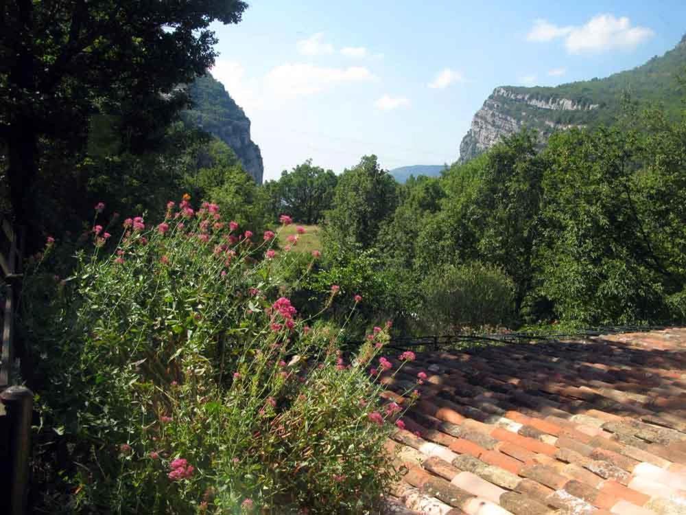 Chambre D'Hotes La Cascade Courmes Exterior foto